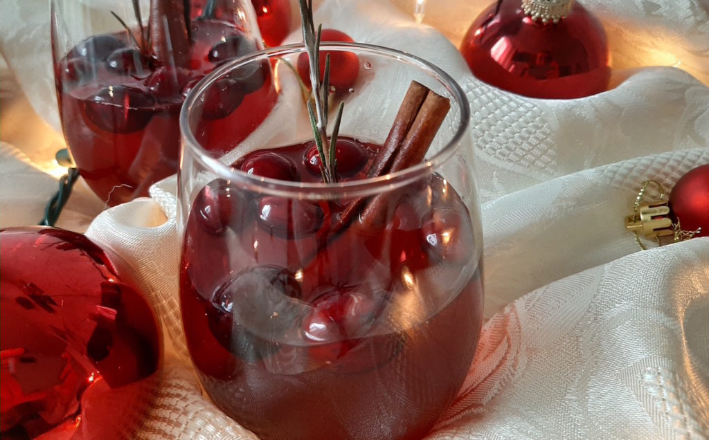 Cranberry mimosa with cinnamon and champagne, Champagne, Cinnamon, Rosemary, Christmas Cocktail, Thanksgiving Cocktail, Big Batch Cocktail