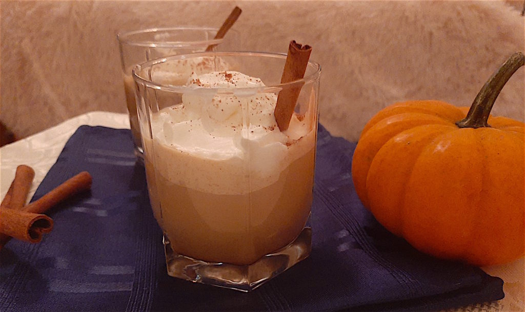 Pumpkin Spice White Russian, Vodka, Kahlua, Fall Cocktail, Thanksgiving Cocktail, Pumpkin Cocktails, Big Batch Cocktail