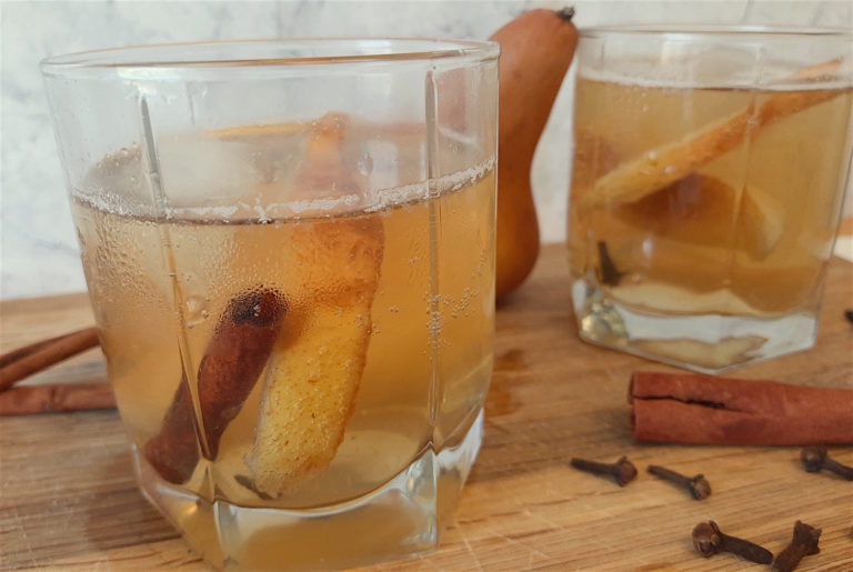 10 Easy BigBatch Thanksgiving Cocktails Sugar and Spice